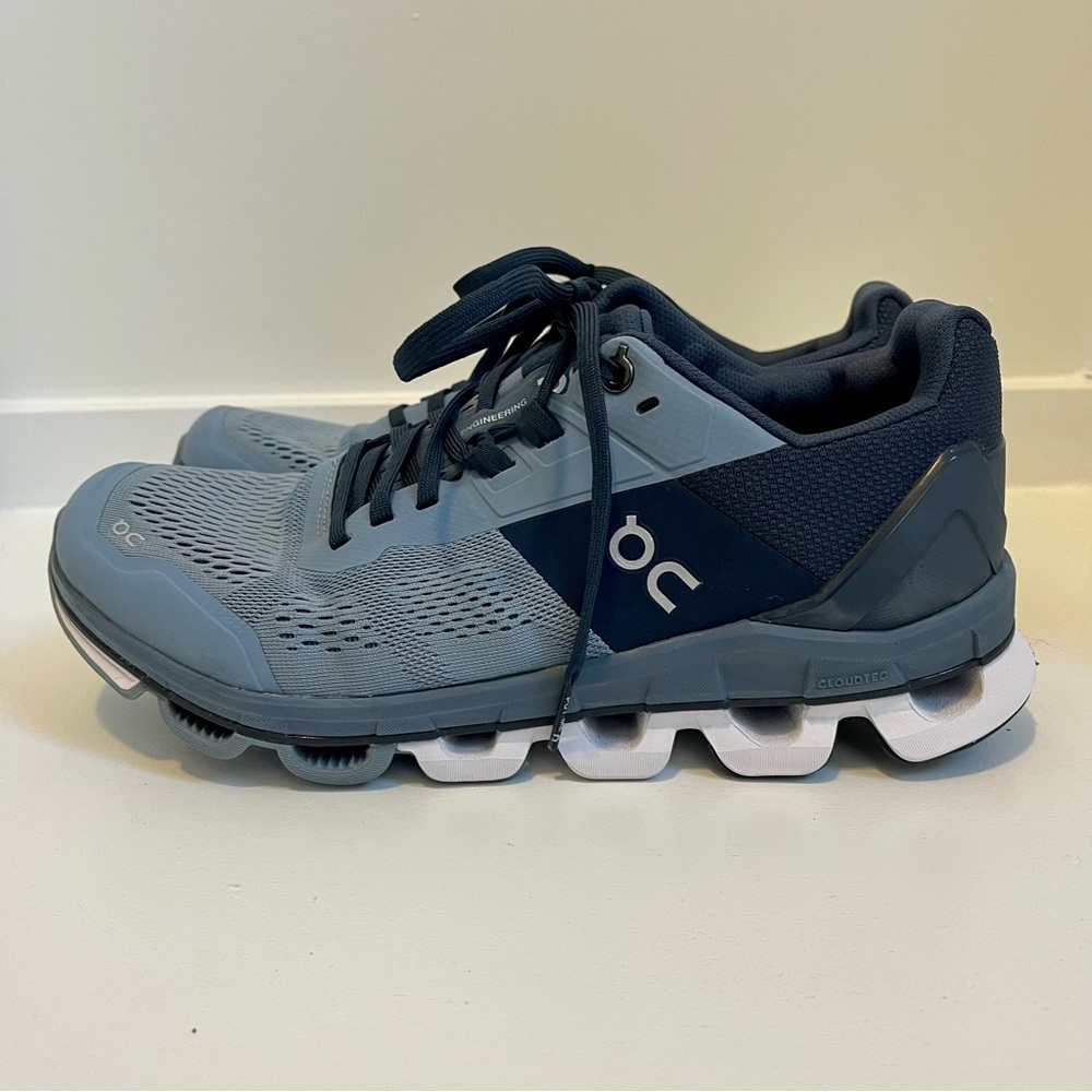 On Cloud Swiss Engineering Cloudace Blue Running Shoes Womens Size 9